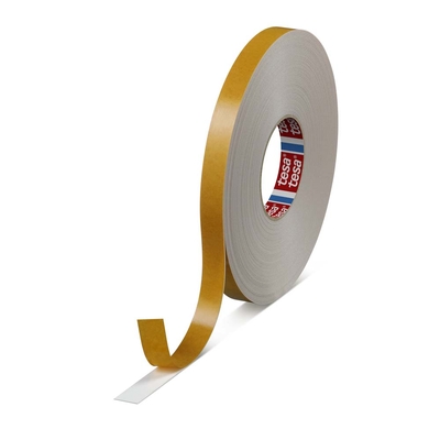 Dobbeltklæbende tape